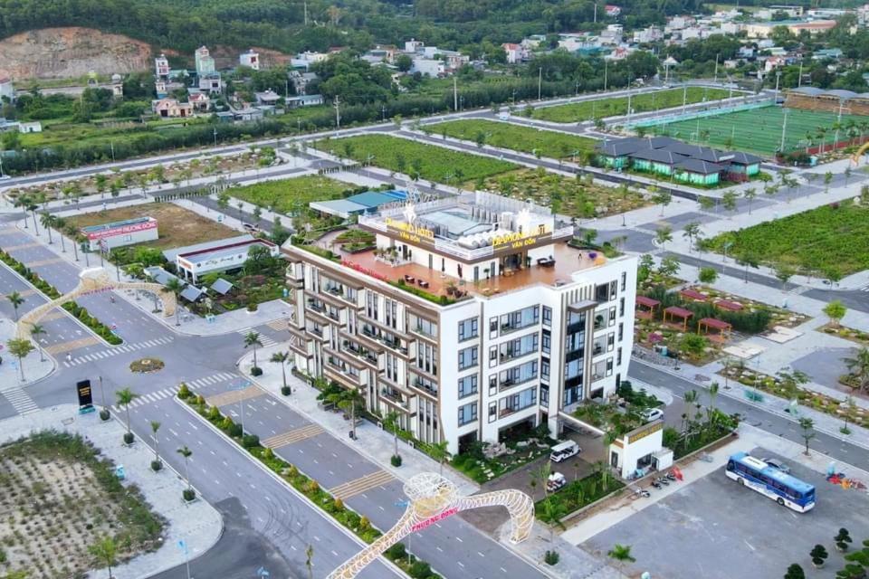 Diamond Hotel Van Don Cam Pha Buitenkant foto